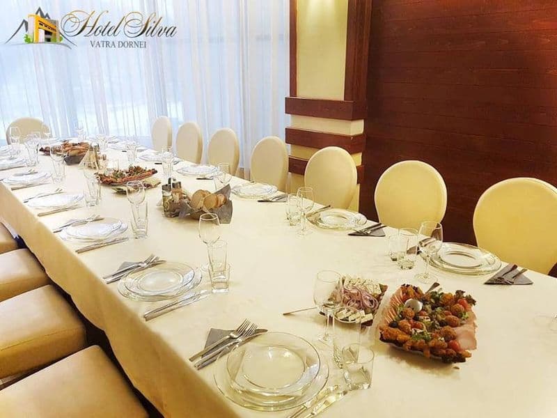 Restaurantul Silva — sală de mese